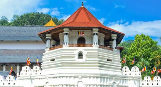 Sri Lanka Marks Traditional Oil Anointing Ritual